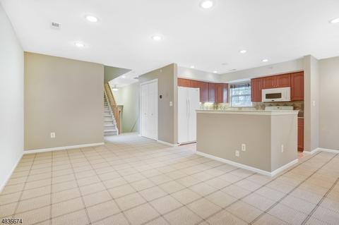 2 Springholm Dr, Berkeley Heights, NJ 07922 photo 6