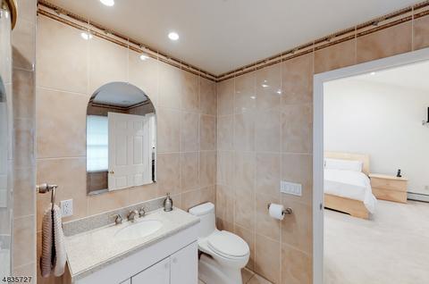 328 Farview Ave, Paramus, NJ 07652 photo 13
