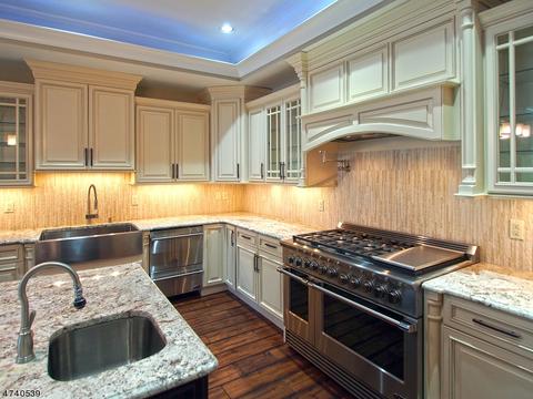 648 Undercliff Ave, Edgewater, NJ 07020 photo 6