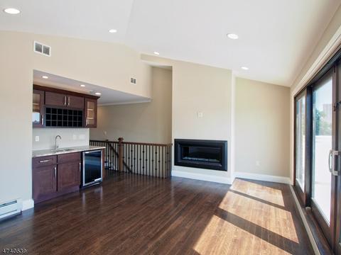 648 Undercliff Ave, Edgewater, NJ 07020 photo 15