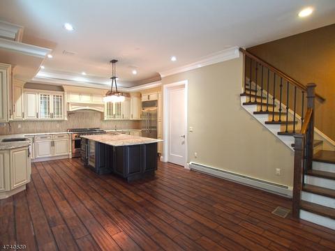 648 Undercliff Ave, Edgewater, NJ 07020 photo 9