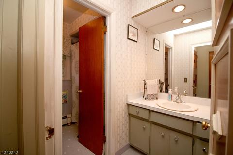 35 6th St, Dover, NJ 07801 photo 17