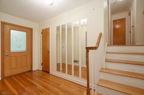 1152 Iris Dr, Mountainside, NJ 07092 photo 2