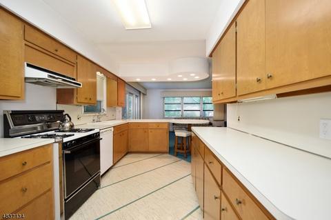 1152 Iris Dr, Mountainside, NJ 07092 photo 5