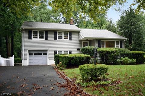 1152 Iris Dr, Mountainside, NJ 07092 photo 1