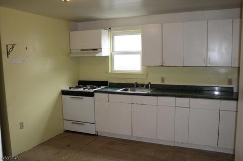 1016 W 3rd St, Plainfield, NJ 07060 photo 4