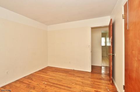 45 Wolf Pl, Hillside, NJ 07205 photo 18