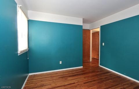 45 Wolf Pl, Hillside, NJ 07205 photo 16
