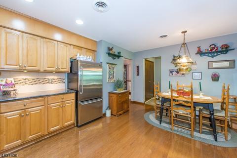 15 Monterey Dr, Wayne, NJ 07470 photo 9