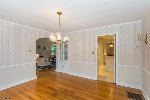 37 Parkview Dr, Millburn, NJ 07041 photo 8