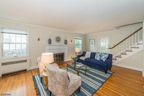 37 Parkview Dr, Millburn, NJ 07041 photo 2