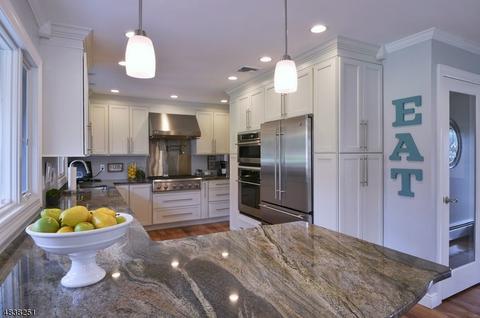 40 Surrey Dr, Wayne, NJ 07470 photo 6