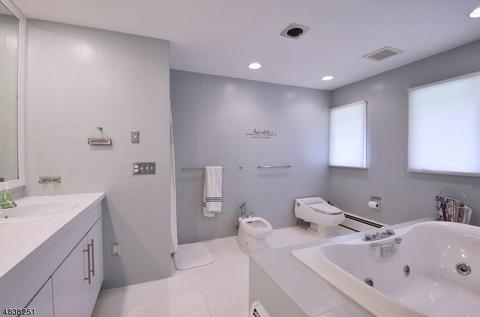 40 Surrey Dr, Wayne, NJ 07470 photo 13