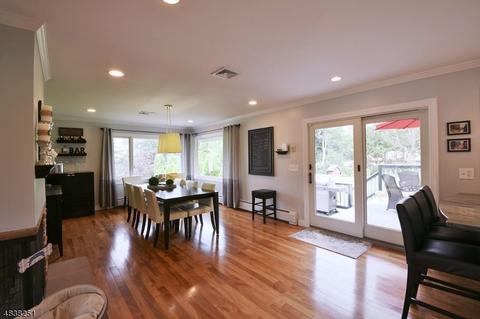 40 Surrey Dr, Wayne, NJ 07470 photo 4