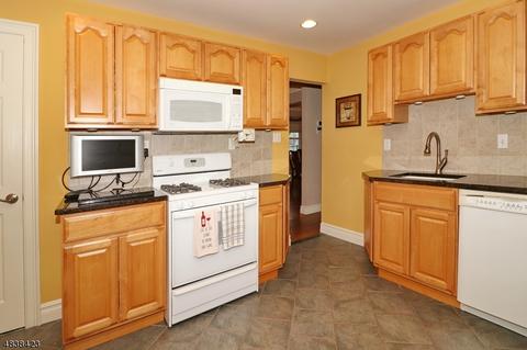 57 Coldevin Rd, Clark, NJ 07066 photo 9