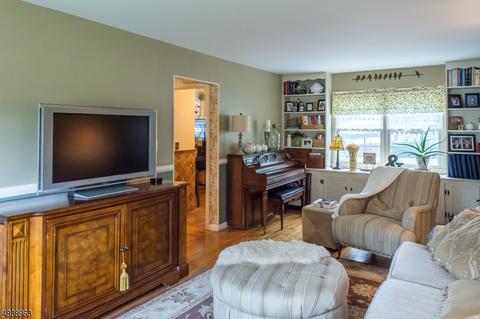 19 Tilghman Dr, Wayne, NJ 07470 photo 10
