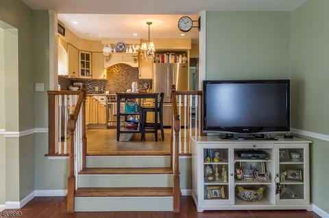 19 Tilghman Dr, Wayne, NJ 07470 photo 5