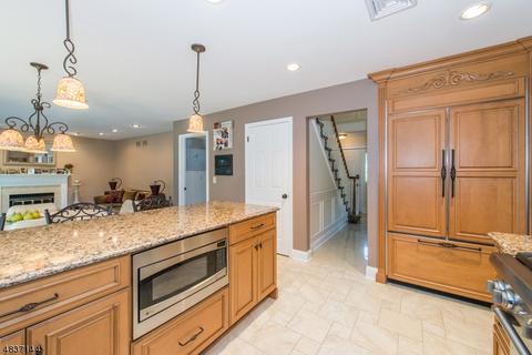 69 Sturbridge Cir, Wayne, NJ 07470 photo 5