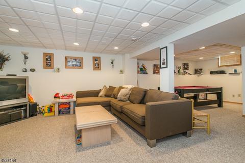 69 Sturbridge Cir, Wayne, NJ 07470 photo 17