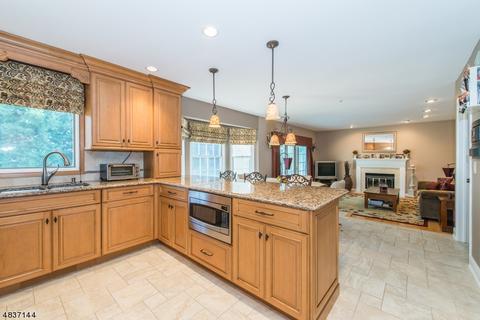 69 Sturbridge Cir, Wayne, NJ 07470 photo 6