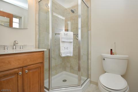 16 Williamsburg Ct, Wayne, NJ 07470 photo 10