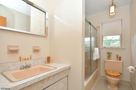 16 Williamsburg Ct, Wayne, NJ 07470 photo 13