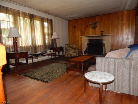 60 Magnolia Pl, Wayne, NJ 07470 photo 2