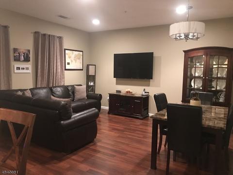 504 Brittany Dr, Wayne, NJ 07470 photo 3