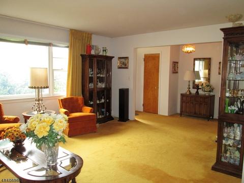 49 Mandon Dr, Wayne, NJ 07470 photo 2