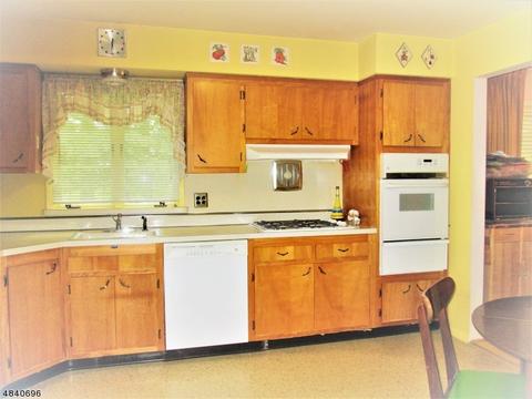 49 Mandon Dr, Wayne, NJ 07470 photo 6