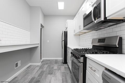 56 Tuttle St, Wallington, NJ 07057 photo 6