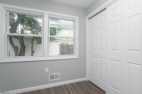 56 Tuttle St, Wallington, NJ 07057 photo 9