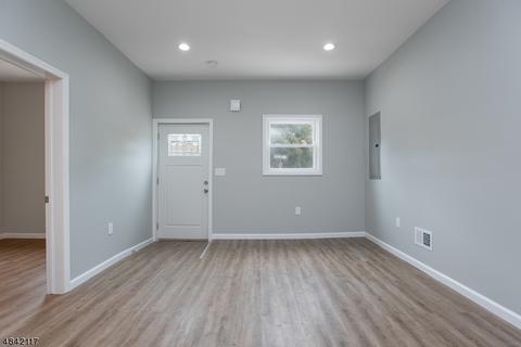 56 Tuttle St, Wallington, NJ 07057 photo 23