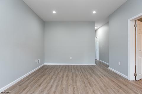 56 Tuttle St, Wallington, NJ 07057 photo 22