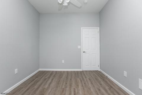 56 Tuttle St, Wallington, NJ 07057 photo 8