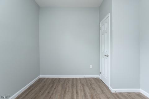 56 Tuttle St, Wallington, NJ 07057 photo 18