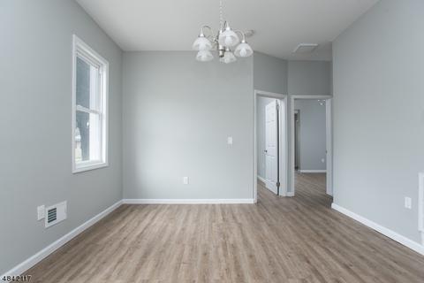 56 Tuttle St, Wallington, NJ 07057 photo 14