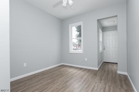 56 Tuttle St, Wallington, NJ 07057 photo 12