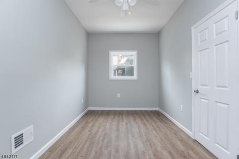 56 Tuttle St, Wallington, NJ 07057 photo 20
