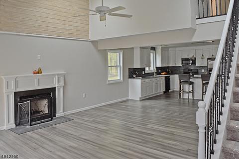 36 Lynn Dr, Byram Township, NJ 07821 photo 2