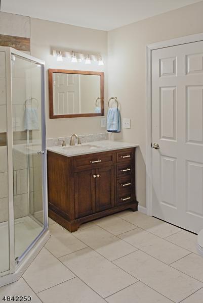 36 Lynn Dr, Byram Township, NJ 07821 photo 9
