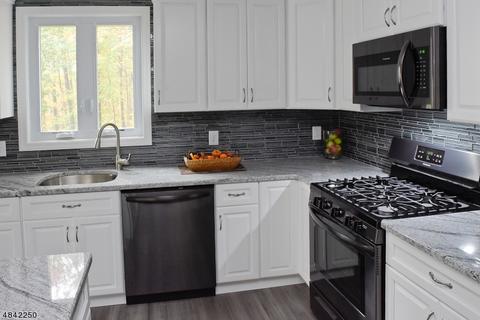 36 Lynn Dr, Byram Township, NJ 07821 photo 5