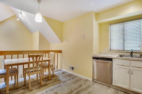 51 Ralph St, Wayne, NJ 07470 photo 4