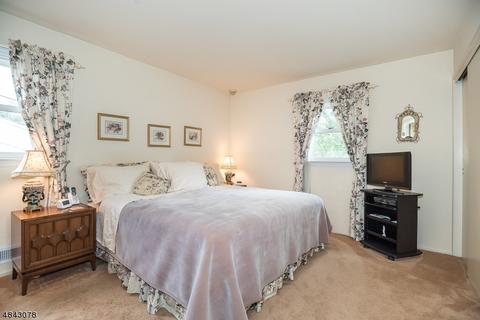 22 Clifford Dr, Wayne, NJ 07470 photo 15