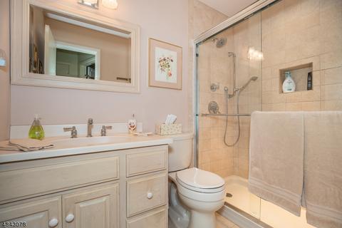 22 Clifford Dr, Wayne, NJ 07470 photo 19