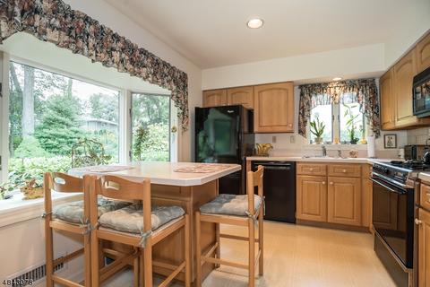 22 Clifford Dr, Wayne, NJ 07470 photo 7