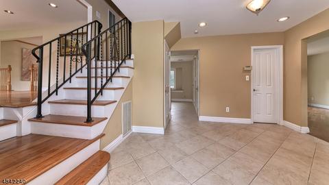 4 Vernon Ct, Wayne, NJ 07470 photo 4