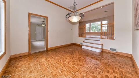4 Vernon Ct, Wayne, NJ 07470 photo 9