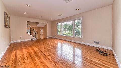 4 Vernon Ct, Wayne, NJ 07470 photo 6