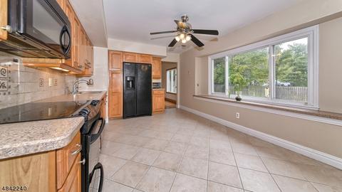 4 Vernon Ct, Wayne, NJ 07470 photo 11